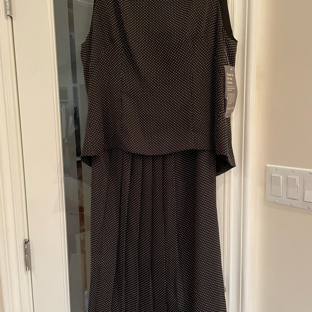 New Ladies skirt set size 12